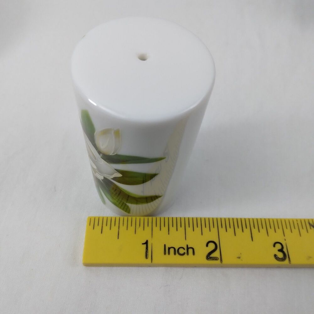 Vintage White Floral Salt & Pepper Shakers Ceramic Treasure Inc Cottagecore - Picture 9 of 9